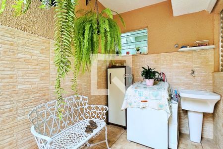 Casa à venda com 172m², 3 quartos e 2 vagas Casa à venda com 172m², 3 quartos e 2 vagasÁrea de Serviço - Casa 2