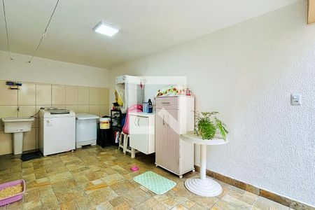 Casa à venda com 172m², 3 quartos e 2 vagas Casa à venda com 172m², 3 quartos e 2 vagasÁrea de Serviço - Casa 1