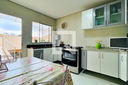 Casa à venda com 172m², 3 quartos e 2 vagas Casa à venda com 172m², 3 quartos e 2 vagasCozinha - Casa 1