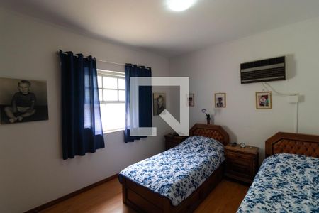 Casa à venda com 400m², 4 quartos e 2 vagasSuíte