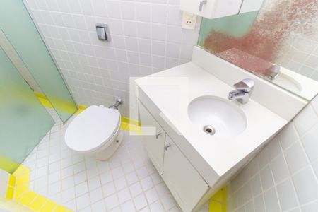 Apartamento à venda com 340m², 4 quartos e 4 vagas Apartamento à venda com 340m², 4 quartos e 4 vagasBanheiro da Suíte 2