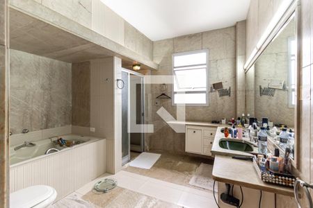 Apartamento à venda com 295m², 3 quartos e 2 vagasBanheiro da Suíte 3