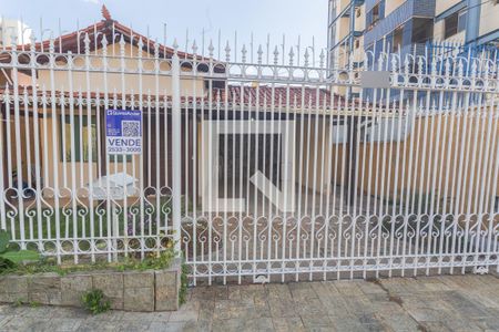 Casa à venda com 210m², 3 quartos e 2 vagas Casa à venda com 210m², 3 quartos e 2 vagasPlaquinha Instalada