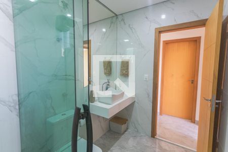 Casa à venda com 210m², 3 quartos e 2 vagas Casa à venda com 210m², 3 quartos e 2 vagasBanheiro Social