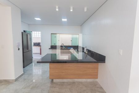 Casa à venda com 210m², 3 quartos e 2 vagas Casa à venda com 210m², 3 quartos e 2 vagasCozinha