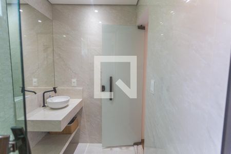 Casa à venda com 210m², 3 quartos e 2 vagas Casa à venda com 210m², 3 quartos e 2 vagasBanheiro da Suíte