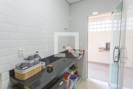 Casa à venda com 210m², 3 quartos e 2 vagas Casa à venda com 210m², 3 quartos e 2 vagasÁrea de Serviço