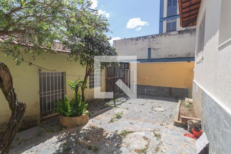 Casa à venda com 210m², 3 quartos e 2 vagas Casa à venda com 210m², 3 quartos e 2 vagasQuintal