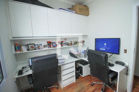 Casa à venda com 175m², 3 quartos e 4 vagas Casa à venda com 175m², 3 quartos e 4 vagasQuarto 3