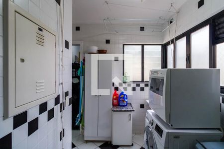 Apartamento à venda com 120m², 3 quartos e 2 vagas Apartamento à venda com 120m², 3 quartos e 2 vagasÁrea de Serviço