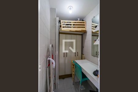 Apartamento à venda com 120m², 3 quartos e 2 vagas Apartamento à venda com 120m², 3 quartos e 2 vagasQuarto de Serviço