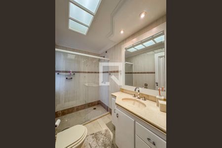 Casa de condomínio à venda com 384m², 4 quartos e 4 vagas