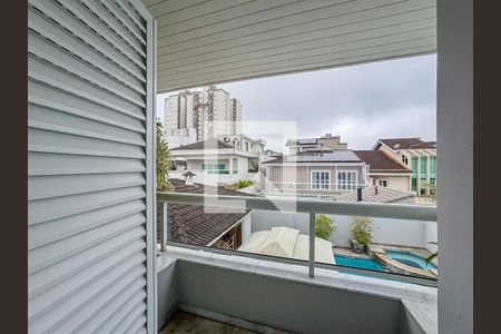 Casa de condomínio à venda com 384m², 4 quartos e 4 vagas