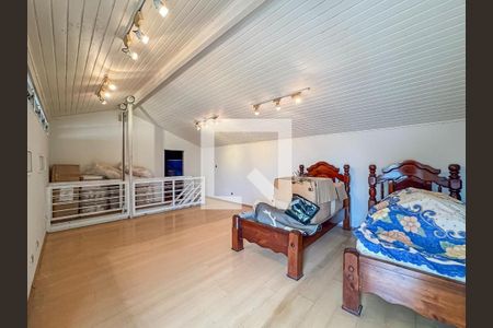 Casa de condomínio à venda com 384m², 4 quartos e 4 vagas