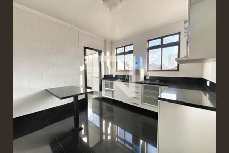 Apartamento à venda com 300m², 4 quartos e 4 vagas Apartamento à venda com 300m², 4 quartos e 4 vagasCozinha