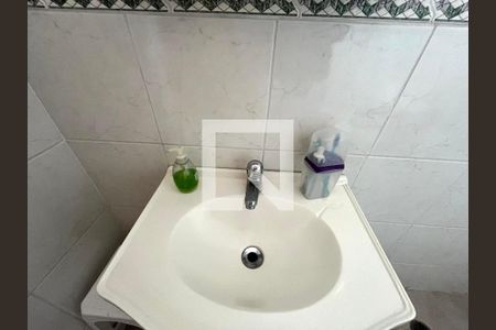 Casa à venda com 81m², 2 quartos e 2 vagas Casa à venda com 81m², 2 quartos e 2 vagasBanheiro da Suíte 2