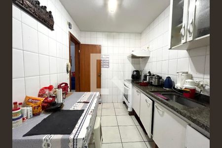 Casa à venda com 81m², 2 quartos e 2 vagas Casa à venda com 81m², 2 quartos e 2 vagasCozinha
