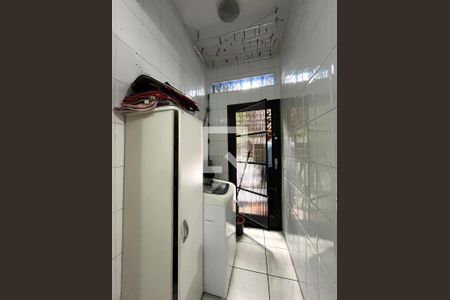 Casa à venda com 81m², 2 quartos e 2 vagas Casa à venda com 81m², 2 quartos e 2 vagasÁrea de Serviço