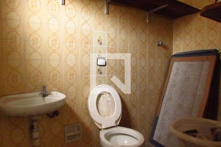 Casa de condomínio à venda com 150m², 4 quartos e 1 vagaBanheiro de serviço