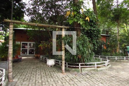 Casa de condomínio à venda com 150m², 4 quartos e 1 vagaÁrea comum