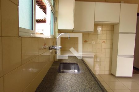 Casa de condomínio à venda com 150m², 4 quartos e 1 vagaCozinha 