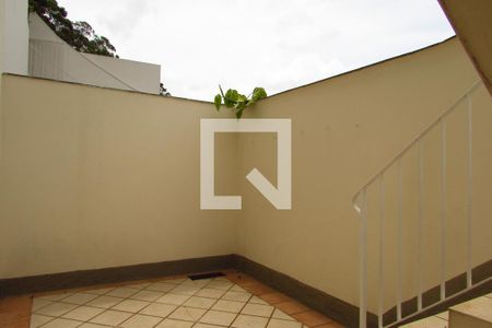 Casa de condomínio à venda com 150m², 4 quartos e 1 vagaÁrea externa 