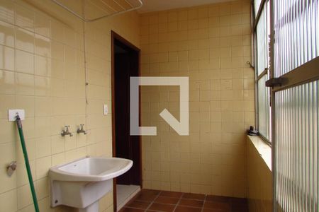 Casa de condomínio à venda com 150m², 4 quartos e 1 vagaLavanderia 