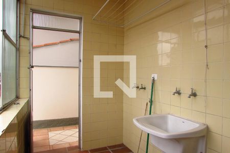 Casa de condomínio à venda com 150m², 4 quartos e 1 vagaLavanderia 