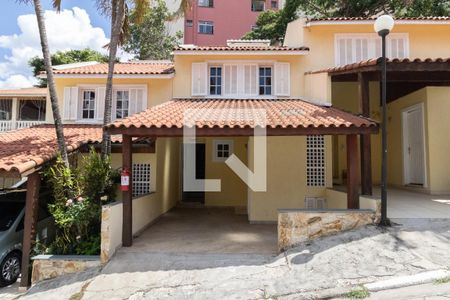 Casa de condomínio à venda com 100m², 3 quartos e sem vaga Casa de condomínio à venda com 100m², 3 quartos e sem vagaFachada