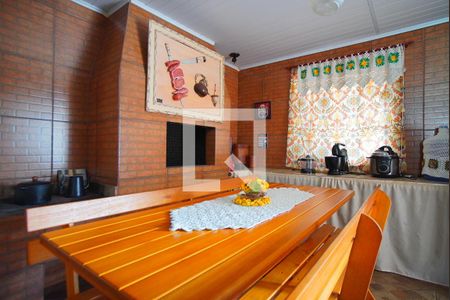 Casa à venda com 170m², 4 quartos e 2 vagasCozinha e Churrasqueira