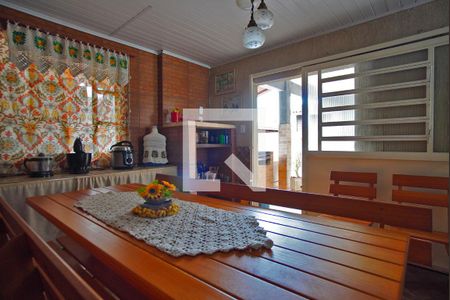 Casa à venda com 170m², 4 quartos e 2 vagasCozinha e Churrasqueira