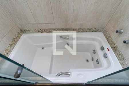 Apartamento à venda com 135m², 4 quartos e 4 vagas Apartamento à venda com 135m², 4 quartos e 4 vagasBanheiro da suíte 2