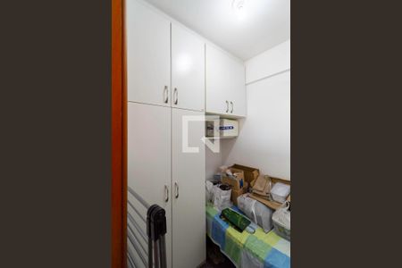 Apartamento à venda com 135m², 4 quartos e 4 vagas Apartamento à venda com 135m², 4 quartos e 4 vagasQuarto de serviço
