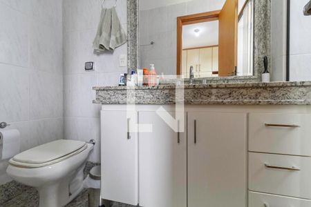 Apartamento à venda com 135m², 4 quartos e 4 vagas Apartamento à venda com 135m², 4 quartos e 4 vagasBanheiro da suíte 1