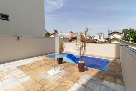 Apartamento à venda com 135m², 4 quartos e 4 vagas Apartamento à venda com 135m², 4 quartos e 4 vagasÁrea comum - Piscina