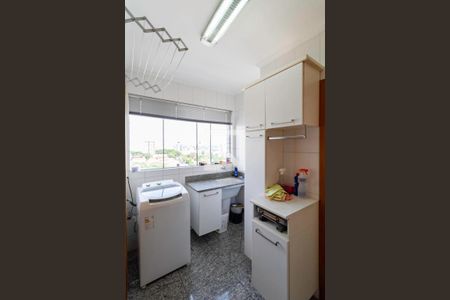 Apartamento à venda com 135m², 4 quartos e 4 vagas Apartamento à venda com 135m², 4 quartos e 4 vagasÁrea de serviço