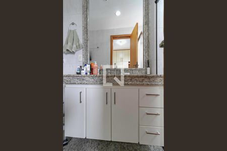 Apartamento à venda com 135m², 4 quartos e 4 vagas Apartamento à venda com 135m², 4 quartos e 4 vagasBanheiro da suíte 1