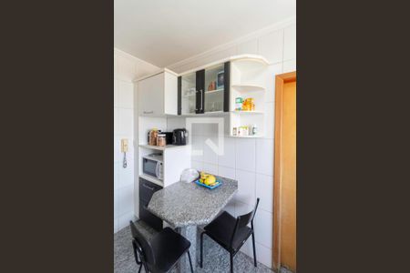 Apartamento à venda com 135m², 4 quartos e 4 vagas Apartamento à venda com 135m², 4 quartos e 4 vagasCozinha