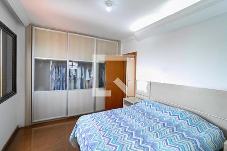 Apartamento à venda com 135m², 4 quartos e 4 vagas Apartamento à venda com 135m², 4 quartos e 4 vagasSuíte 2