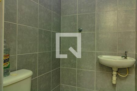 Casa à venda com 180m², 4 quartos e 2 vagas Casa à venda com 180m², 4 quartos e 2 vagasBanheiro de Serviço