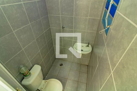 Casa à venda com 180m², 4 quartos e 2 vagas Casa à venda com 180m², 4 quartos e 2 vagasBanheiro de Serviço