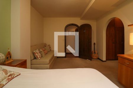 Casa à venda com 421m², 4 quartos e 4 vagas Casa à venda com 421m², 4 quartos e 4 vagasSuíte 2