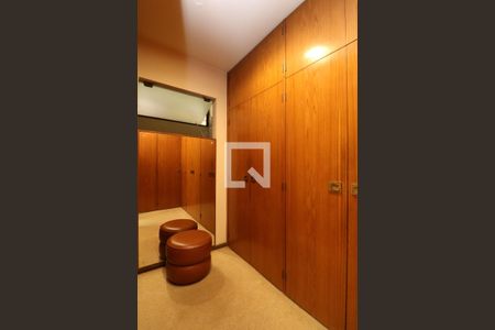 Casa à venda com 421m², 4 quartos e 4 vagas Casa à venda com 421m², 4 quartos e 4 vagasSuíte 1