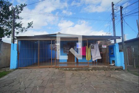 Casa à venda com 140m², 3 quartos e 2 vagas Casa à venda com 140m², 3 quartos e 2 vagasFachada