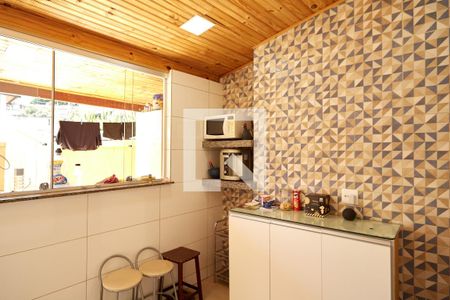 Casa à venda com 300m², 1 quarto e 4 vagas Casa à venda com 300m², 1 quarto e 4 vagasCozinha