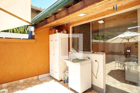 Casa à venda com 300m², 1 quarto e 4 vagas Casa à venda com 300m², 1 quarto e 4 vagasÁrea comum