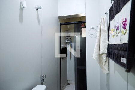 Casa à venda com 300m², 1 quarto e 4 vagas Casa à venda com 300m², 1 quarto e 4 vagasBanheiro