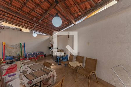 Casa à venda com 280m², 4 quartos e 3 vagas Casa à venda com 280m², 4 quartos e 3 vagasÁrea Gourmet