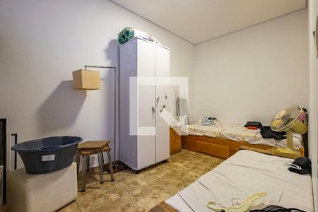 Casa à venda com 300m², 3 quartos e 4 vagas Casa à venda com 300m², 3 quartos e 4 vagasQuintal - Quarto de Serviço