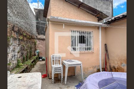 Casa à venda com 180m², 4 quartos e 2 vagas Casa à venda com 180m², 4 quartos e 2 vagasCasa 3- Quintal